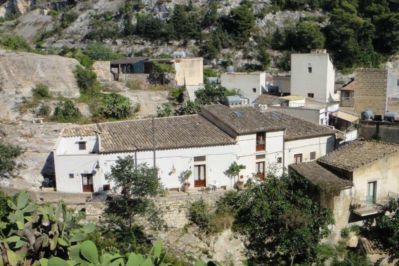 Lilibeth Houses - Charming & Lovely Views Scicli Extérieur photo