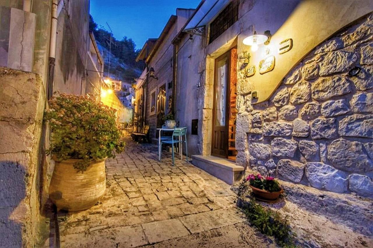 Lilibeth Houses - Charming & Lovely Views Scicli Extérieur photo