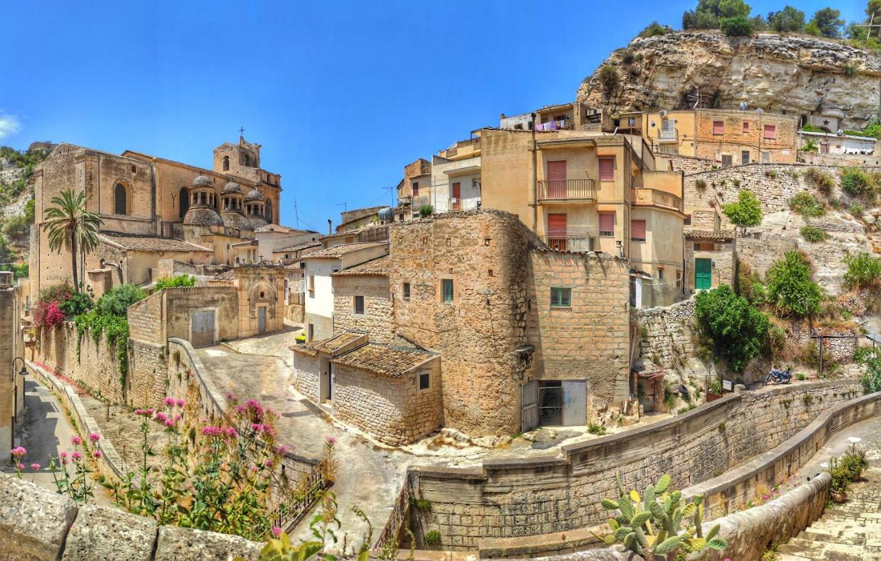 Lilibeth Houses - Charming & Lovely Views Scicli Extérieur photo